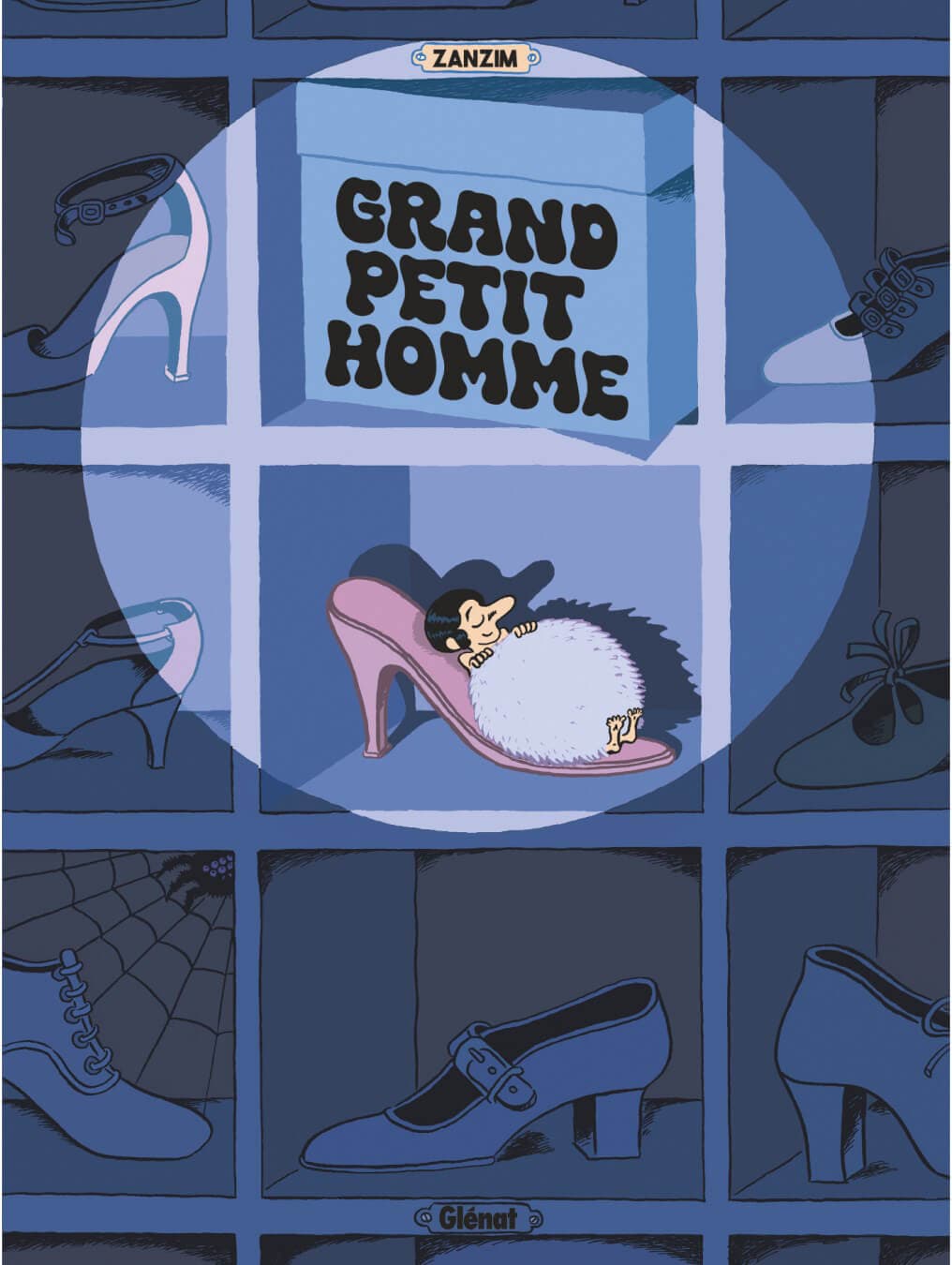 Petit homme deviendra grandStanislas Rétif habite, avec son chat, un petit appartement sous les combles. Introverti, il rêve de devenir un grand homme mais sa timidité et son mètre cinquante-sept ne lui sont d'aucun secours quand il s'agit d'aborder une inconnue. Stanislas est pourtant un grand amoureux des femmes ! En travaillant dans un magasin de chaussures, rien ne le met plus en joie que d'habiller leurs pieds. Un jour, lassé de ses déboires, il fait le voeu de devenir un « grand homme » tout en caressant sa paire de bottines préférée. Ce qu'il ignore, c'est que ces bottes en cuir de vache sacrée indienne ont un pouvoir immense ! La magie opère, mais à l'envers ! Le voilà réduit à la taille d'un pouce. Comment survivre dans cet environnement devenu hostile ? C'est le début d'une nouvelle vie dans laquelle les araignées deviennent des prédateurs et où les commérages n'ont plus de secrets pour Stanislas se faufilant, invisible, dans l'intimité des foyers. Capturé par une mamie sénile, il va bientôt se retrouver dans la maison de Fleur... jeune femme qui, à la vue de ses bottes pourrait être l'une de ses clientes... Au fur et à mesure, Stanislas va apprendre à connaître Fleur, et tomber éperdument amoureux d'elle... mais aussi la voir souffrir. Car Fleur est atteinte d'un mal qui la ronge. Que peut faire Stanislas du haut de ses 11 cm ? Peut-il devenir un grand homme par son courage, la beauté de ses actes et son don de soi ?Après Peau d'Homme, succès aux plus de 200 000 exemplaires vendus en France, Zanzim revient avec un nouveau chef-d'oeuvre, un roman graphique drôle, tendre et profondément humaniste qui soulève une question : que signifie être un grand homme ? Empreint d'une douce mélancolie qui contraste avec ses couleurs vives, ce récit touchant confirme le talent d'un auteur au style unique. L'événement de cette fin d'année.