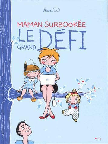 Les cours de natation de la grande. La petite dernière qui laisse traîner ses jouets sur lesquels on va glisser. Les excuses bidon pour ne pas aller chez des amis quand l'aînée a la varicelle. Les rendez-vous chez le médecin.Les tonnes de courses à faire pour tout ce petit monde. Sans oublier le boulot, les transports en commun. Et accessoirement un homme qui est presque aussi compliqué à gérer que les enfants. Oui, le quotidien d'une jeune maman surbookée, c'est vraiment un grand défi !A la fin de la semaine, il y a de quoi être sur les genoux. L'auteur raconte ce quotidien des jeunes mamans. Elle croque avec humour et tendresse les petits soucis et les grandes joies de la vie d'une maman d'aujourd'hui.