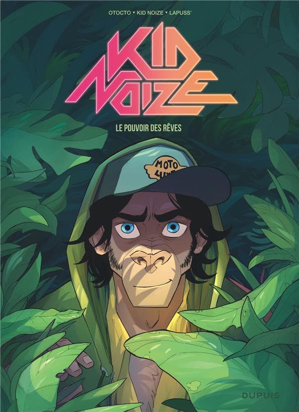 Kid Noize, le livreur à tête de singe se retrouve embarqué dans une livraison risquée. Maman, le barman et chef des livreurs de Nowera, lui confie une nouvelle mission : retrouver la jeune Wiza pour lui remettre son colis et repartir sans se faire voir. Sans quoi ses souvenirs d'enfants disparaîtront et ses rêves ne pourront se réaliser... Mais c'est en territoire dangereux qu'elle se trouve, un gang de trafiquants d'art oeuvrant dans sa ville en bordure de jungle. Et l'ennemi juré de Nowera est à nouveau là pour lui mettre des bâtons dans les roues... une mission à haut risque pour Kid Noize !« Ne perdez pas vos rêves de vue ! » Tel est le credo du DJ Kid Noize, à la fois auteur et protagoniste de cette histoire fantastique entre deux dimensions. Son univers singulier envahit la bande dessinée avec ce 2e album déjanté, coscénarisé avec Lapuss' et dessiné par Otocto.Osez poursuivre vos rêves !