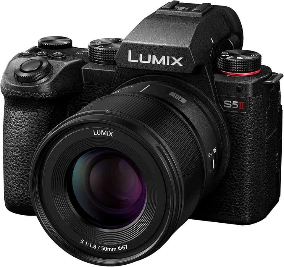 Panasonic Lumix S5M2 - Appareil Photo Hybride Plein Format + Objectif Lumix S 50mm F1.8 (24MP, AF Phase, Double Stabilisation, Vidéo 6K 10bit illimité, Rafale 30ips, Tropicalisé) – Version Française