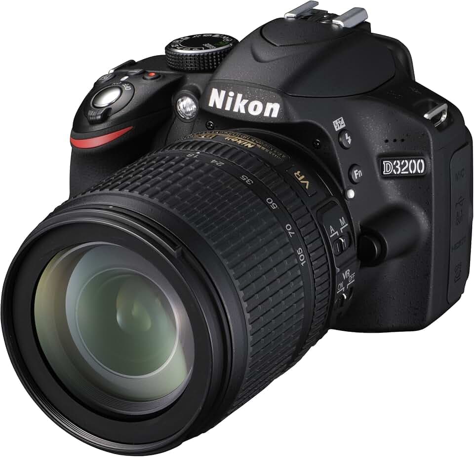 Nikon D3200 Appareil photo numérique Réflex 24,2 Mpix Kit Boîtier + Objectif AF-S DX18-105 Mm VR Noir