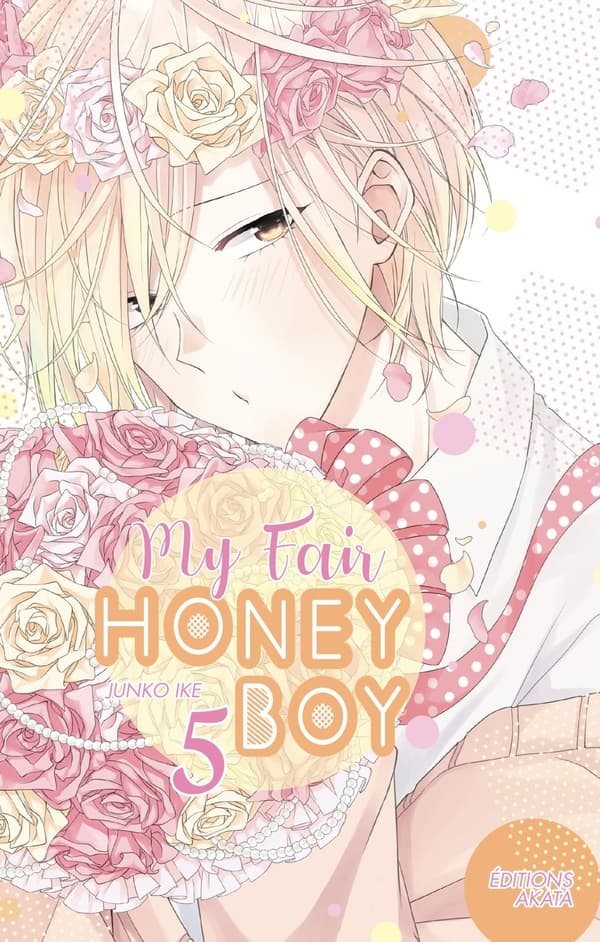 ''My Fair Honey Boy'', c'est de l'énergie en barre ! Avec ses personnages hauts en couleurs, mais aussi sa bienveillance, cette série saura vous remonter le moral en quelques pages ! Sengoku, en tant que capitaine du club de kendo, a de nombreuses rivales ! Parmi elle, la virile Saigô... Avec son physique peut ordinaire, cette dernière s'est rarement permise de croire en l'amour. Mais sa rencontre avec Fuji pourrait bien changer tout ça.Et si la tempête de l'amour soufflait enfin pour le jeune adolescent ? !