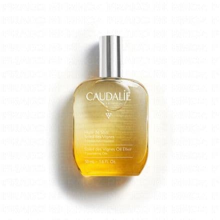 Nourrissez et illuminez votre peau, avec un parfum d'été qui dure toute l'année Offrez à votre peau un soin nourrissant de qualité supérieure avec l'Huile de Soin Soleil des Vignes. Cette huile pour le corps est infusée d'un mélange luxueux d'huiles d'argan, de karité, de pépins de raisin et d'amande qui nourrissent la peau en profondeur, rehaussent son élasticité et lui apportent un éclat instantané.L'essence caractéristique de Soleil des Vignes confère à cette huile un parfum envoûtant et durable. Les effluves de coco, de fleur d'oranger et de jasmin se fondent sur la peau, évoquant le souvenir de l'été à chaque utilisation, quelle que soit la saison. Avec cette huile de soin, l'été est à portée de main toute l'année.
