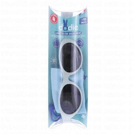 Protection des yeux de bébé en toute sécurité. Coloris aléatoire. Les lunettes de soleil Dodie sont adaptées aux enfants de plus de 18 mois. Elles assurent une protection maximale catégorie 4 (UV 400) et sont équipées d'un élastique arrière réglable pour permettre un bon maintien sur la tête de votre enfant. Sa matière plastique est résistante et souple et ne se déforme pas. Un étui de protection est offert