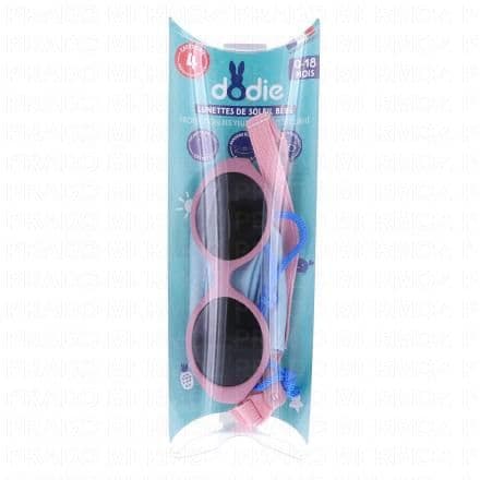Protection des yeux de bébé en toute sécurité. Coloris aléatoire Les lunettes de soleil Dodie sont adaptées aux bébés de 0-18 mois. Elles assurent une protection maximale catégorie 4 (UV 400) et sont équipées d'un élastique arrière réglable pour permettre un bon maintien sur la tête de votre enfant. Sa matière plastique est résistante et souple et ne se déforme pas. Un étui de protection est offert.