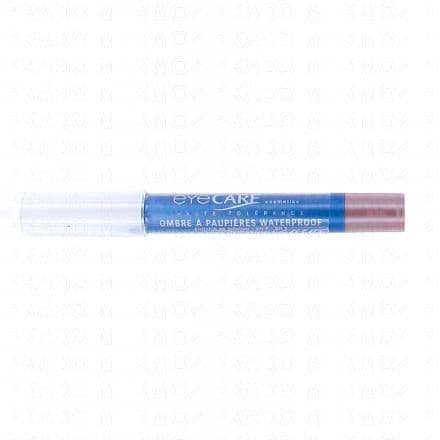 Enrichie en silicium et vitamines F et E Cette Ombre à Paupières se décline en teintes mates ou irisées. Son embout crayon fondant permet une application très facile et confortable.Appliquée en un trait, ou estompée au doigt, cette Ombre à Paupières donne au regard un look naturel comme sophistiqué. Waterproof, elle tient toute la journée sans migrer dans les plis de la paupière.Enrichi en silicium et vitamines F et E nourrissants et restructurants, ce crayon allie une action soin et maquillage protégeant et hydratant le fin tissu fragile qu’est la paupière pour un plus grand confort.Sans conservateur, ni chrome et carmin, sa formule assure une parfaite tolérance aux yeux sensibles ou allergiques.