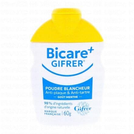 Poudre dentifrice mentholée blanchissante, anti-plaque, anti-tartre. Formule à base de bicarbonate de soude et de bromélaïne, la poudre dentifrice Bicare Plus Gifrer réduit la formation de la plaque dentaire qui cause les caries. Il agit efficacement pour éliminer les tâches et les colorations des dents. A base de bicarbonate de soude et de bromélaïne, enzyme protéolytique extraite de l'ananas, prévient la formation de plaque dentaire et du tartre. Conditionnement : flacon poudreur.