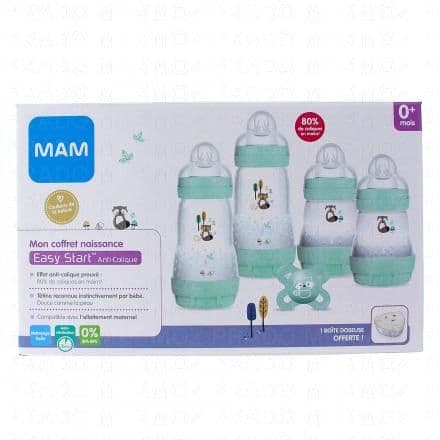 Ce coffret comprend :- 2 biberons 160 ml- 2 biberons 260 ml- 2 Tétine Débit 1 (lent)- 2 Tétines Débit 2 (moyen)- 1 sucette naissance- 1 boite doseuse de lait (offerte)Motif et couleur aléatoire selon disponibilité. Merci de préciser le sexe de l'enfant dans le panier Easy Start Anti Colique 1er Âge Coffret Naissance Mon 1er MAM est un coffret du laboratoire MAM qui contient :4 Biberons dont 2 biberons anti-colique de 160ml avec une tétine à débit lent et 2 biberons anti-colique de 260ml avec une tétine à débit moyen.1 Sucette naissance avec son bouton permet de fixer aisément l'attache-sucette. La découpe évasée de la collerette ne touche pas le nez, ne gêne pas la respiration. Sa sucette toute petite et légère est adaptée aux nouveaux-nés et prématurés.1 Boite doseuse qui possède une fermeture à clapet pour un remplissage simple du biberon, facile à ouvrir et fermer avec son couvercle hermétique antifuite.