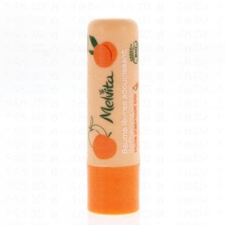 Enrichi en huile d’abricot bio, ce baume à lèvres adoucissant, certifié bio, hydrate et adoucit les lèvres déshydratées. Bénéfices : Hydrate et adoucit les lèvres.Pour : Les lèvres déshydratées.Actifs : L’huile d’abricot, la cire d’abeille, l’huile de tournesol.Le + Melvita : Son effet scrub, grâce au sucre blond et la silice.Vos lèvres sont en manque d’hydratation ? Découvrez notre baume à lèvres adoucissant certifié bio, à l’huile d’abricot.Enrichi en huile d’abricot bio, notre baume à lèvres adoucissant, certifié bio, apporte une sensation immédiate de confort aux lèvres : elles sont instantanément hydratées, protégées et lissées.Son secret ? Une formule 100% naturelle avec 3 ingrédients puissants :L’Huile d’abricot bio : enrichie en Omégas 9, elle est reconnue pour ses propriétés réparatrices. Sa teneur en caroténoïdes et vitamines A et E, donne un effet fraîcheur aux lèvres. Grâce à sa texture naturellement sèche, l’absorption est immédiate !La Cire d’abeille : reconnue pour son pouvoir protecteur et nourrissant.L’Huile de tournesol : riche en vitamine E, elle est reconnue pour ses vertus réparatrices et adoucissantes. Les lèvres sont hydratées, douces et protégées.Son petit + ? La présence de sucre blond et de silice qui exfolient légèrement pour des lèvres toutes douces, sans oublier son doux parfum naturel d’abricot.