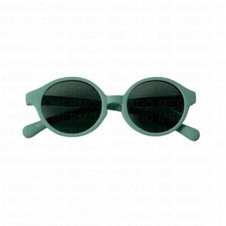 Lunettes de soleil pour bébé 0 à 2 ans : protection UV400, filtre de catégorie 4, verres polarisés. Lunettes de soleil pour bébé 0 à 2 ans : protection UV400, filtre de catégorie 4, verres polarisés.Fabriquées majoritairement à partir de caoutchouc issu de pneus recyclés, elles sont flexibles et ultra-légères.Disponibles en trois couleurs : vert, corail et bleu.