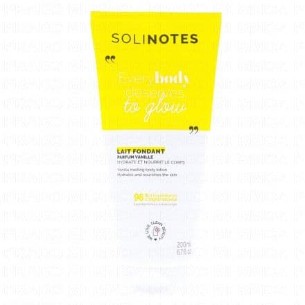 Hydrate et nourrit le corps Ce lait pour le corps, à base de beurre de karité bio et d'huile d'amande douce, hydrate, nourrit et revitalise la peau dès la première utilisation, en laissant un doux parfum de vanille. Sa texture légère et fluide pénètre rapidement sans laisser de film gras, pour une peau souple et parfaitement hydratée.