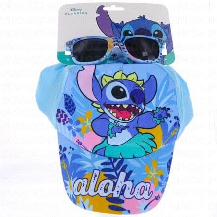 Pack Accessoires pour enfant Offrez à votre enfant un look tendance et une protection optimale avec cet ensemble casquette et lunettes de soleil. Conçu spécialement pour les enfants, il associe style, confort et fonctionnalité. Disponible en plusieurs modèles colorés à l’effigie des personnages les plus appréciés de l’univers Disney, Marvel et bien d'autres, il ravira tous les petits fans. La casquette est légère et ajustable pour un maintien parfait, tandis que les lunettes de soleil protègent efficacement les yeux des rayons UV. Idéal pour les journées ensoleillées, les vacances, les sorties au parc ou à la plage, ce duo deviendra vite un indispensable de l’été. Parfait aussi comme idée cadeau originale et utile, cet ensemble allie fun et protection dans un style ludique et moderne.Taille de la casquette dans le titre du produit